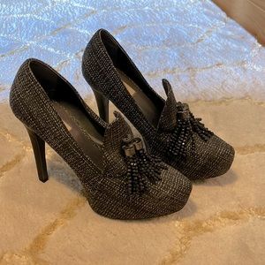 Tweed heels with beaded tassel